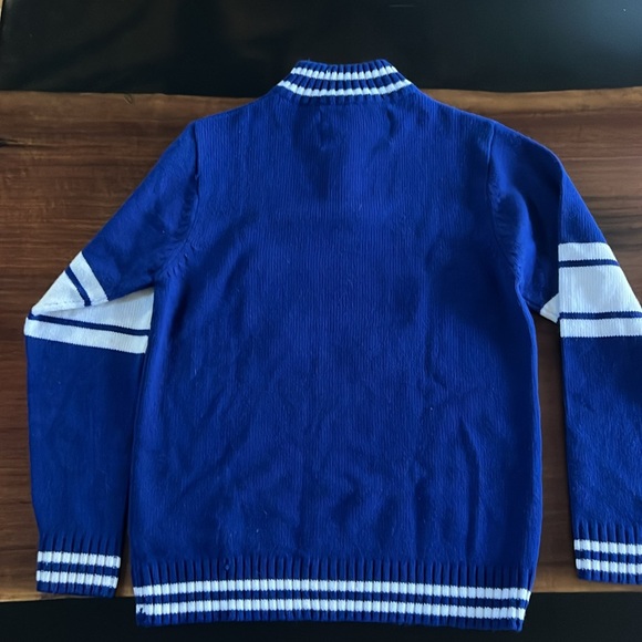 Maple Leafs Hockey Sweater - Picture 5 of 6